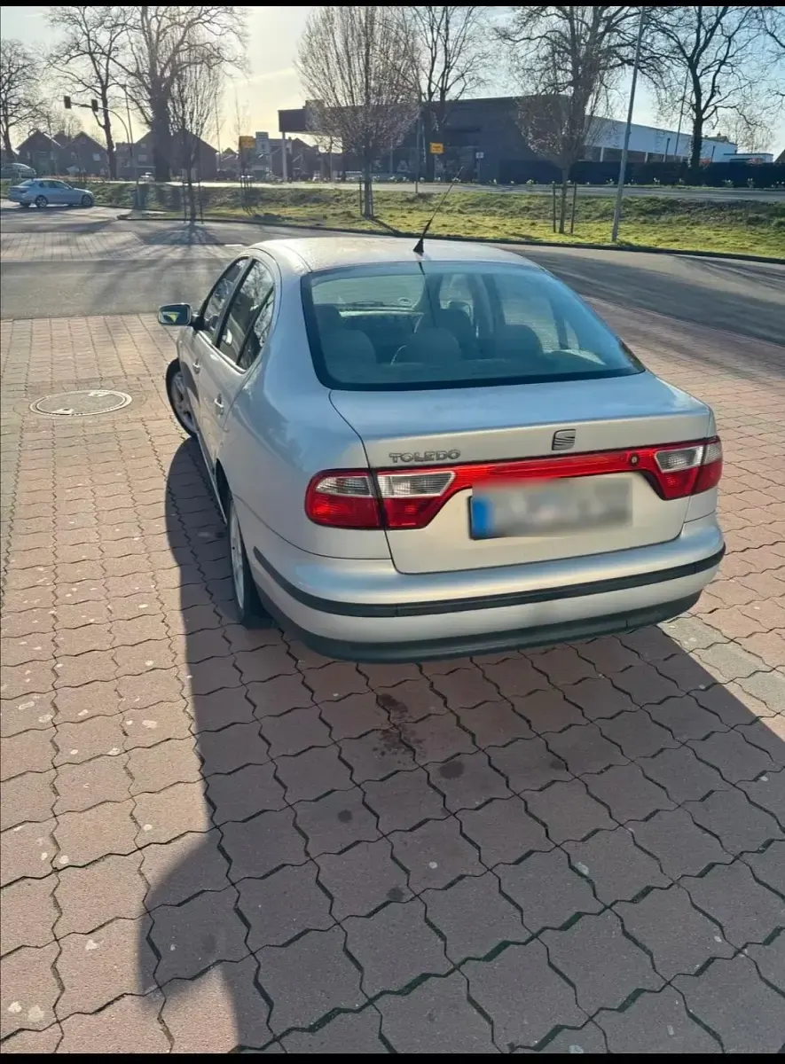Gebraucht Seat Toledo 100 PS (73 kW) 1999 Grau Limousine
