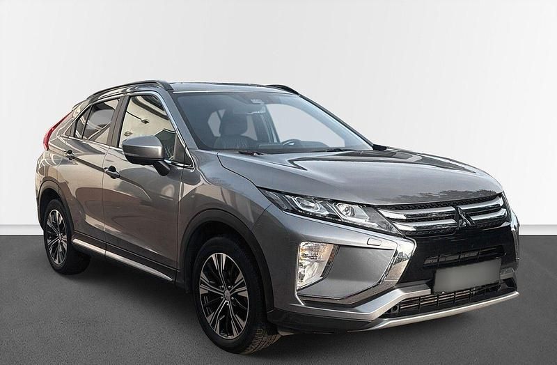 Grau metallic Gebraucht 2019 Mitsubishi Eclipse Cross Diamant Edition SUV | 21.500 € - Bild 1/4