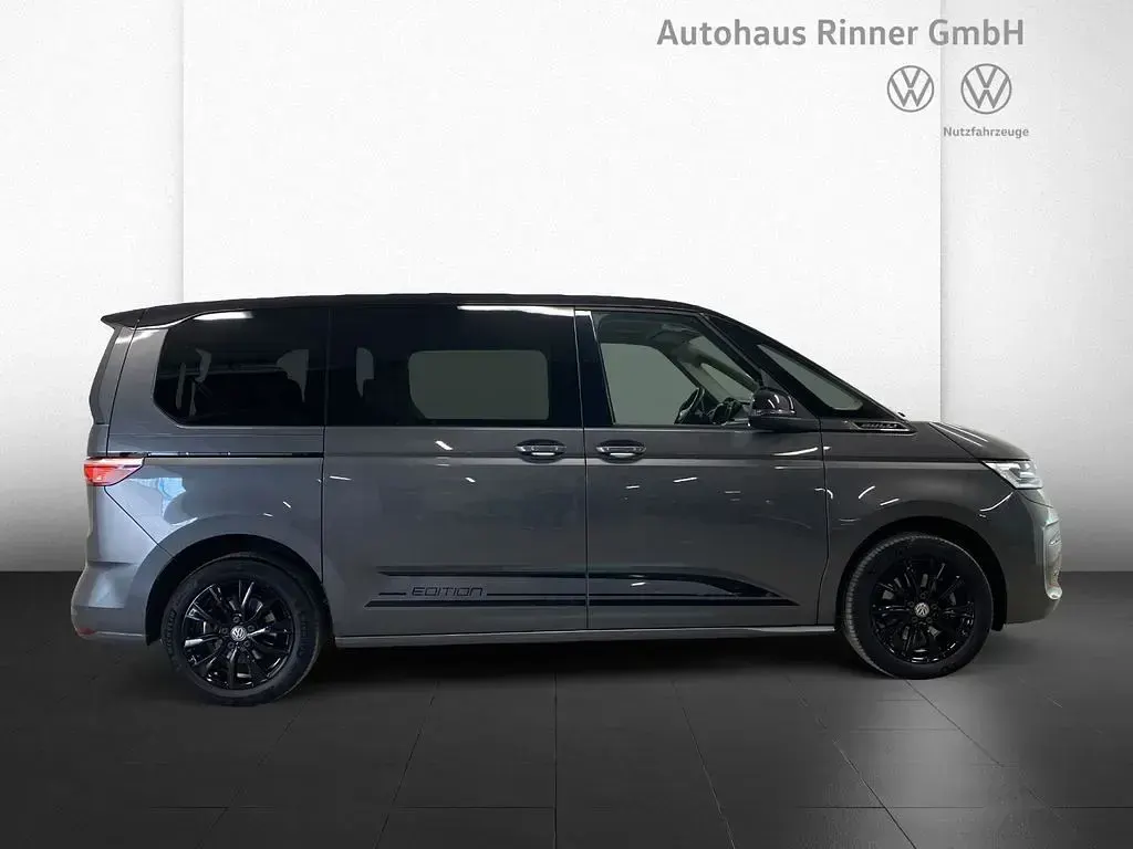 Gebraucht VW Multivan Edition 150 PS (110 kW) 2023 Grau Van / Kleinbus