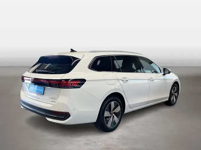 Gebraucht VW Passat Business 150 PS (110 kW) 2025 Pure white Kombi