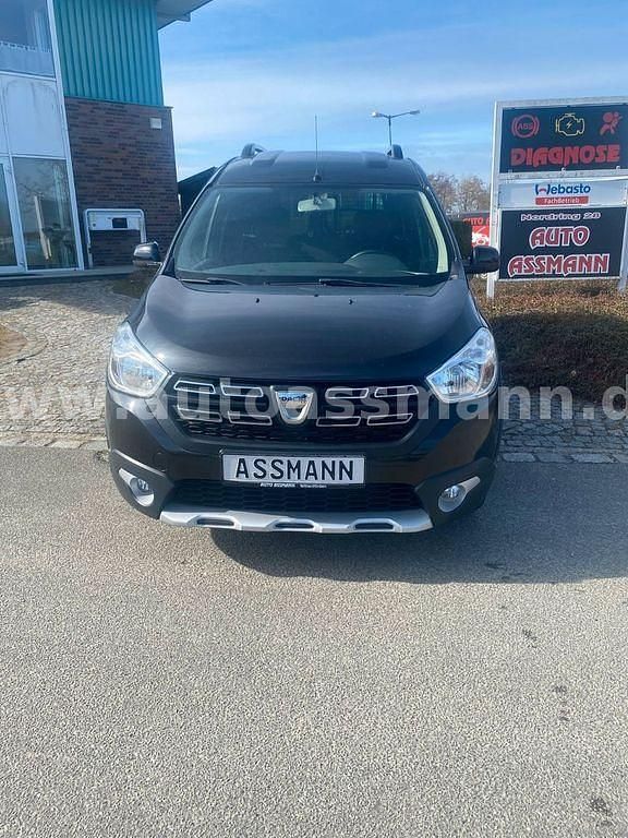 Gebraucht Dacia Dokker Celebration 102 PS (75 kW) 2018 Van / Kleinbus