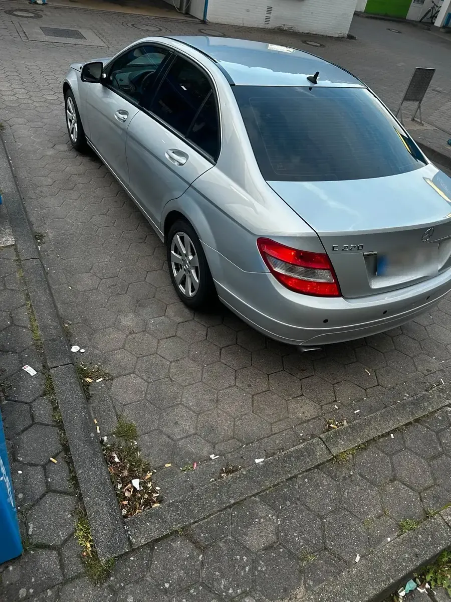 Używany Mercedes C220 170 KM (125 kW) 2007 Szary Sedan/Limuzyna