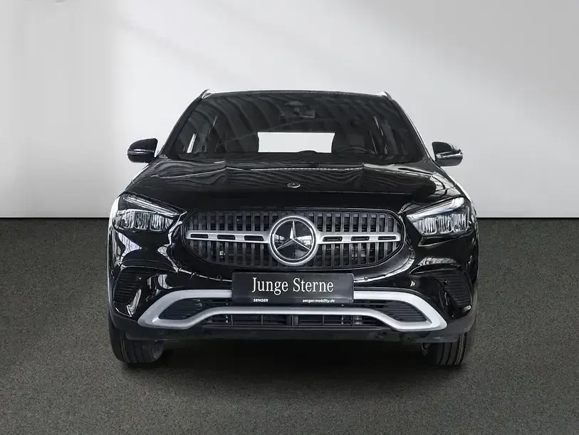 Gebraucht Mercedes GLA200 163 PS (119 kW) 2024 Unilack nachtschwarz SUV