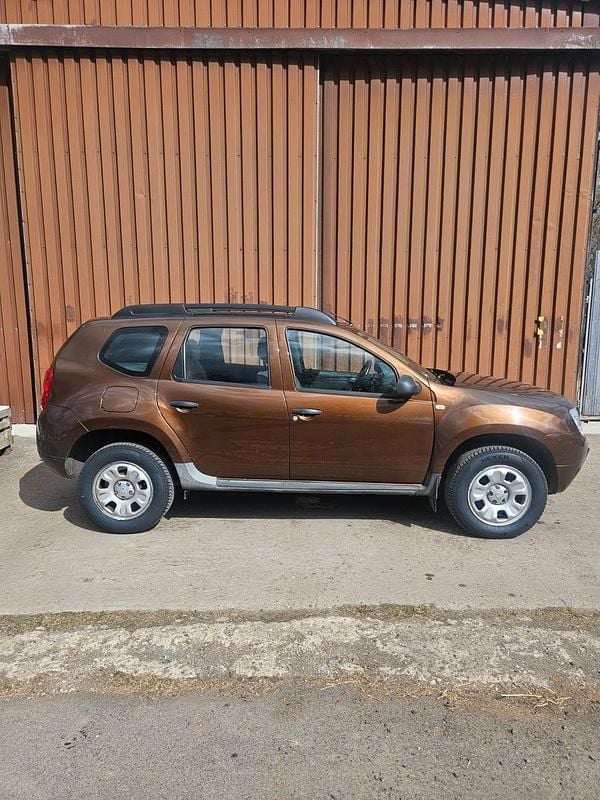 Usado Dacia Duster 105 HP (77 kW) 2012 Castanho SUV