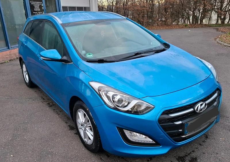 Blau Gebraucht 2015 Hyundai i30 Kombi | 9.600 € (Fairer Preis) - Bild 1/4