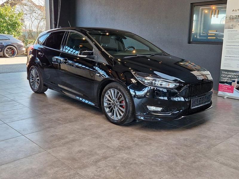 Gebraucht Ford Focus ST-Line 182 PS (133 kW) 2018 Schwarz Limousine