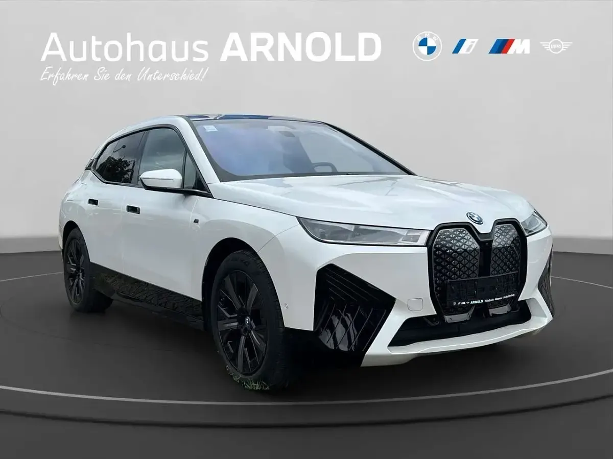 Gebraucht BMW iX Sport Line 455 kW (619 PS) 2024 Mineralweiß SUV