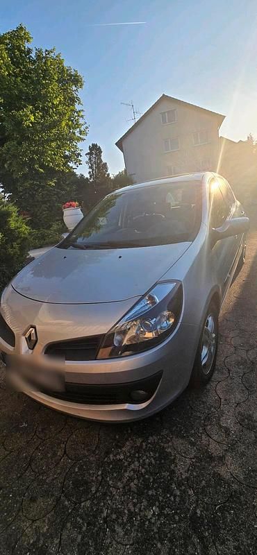 Silber Gebraucht 2007 Renault Clio III Kleinwagen | 1.099 € (Fairer Preis) - Bild 1/4
