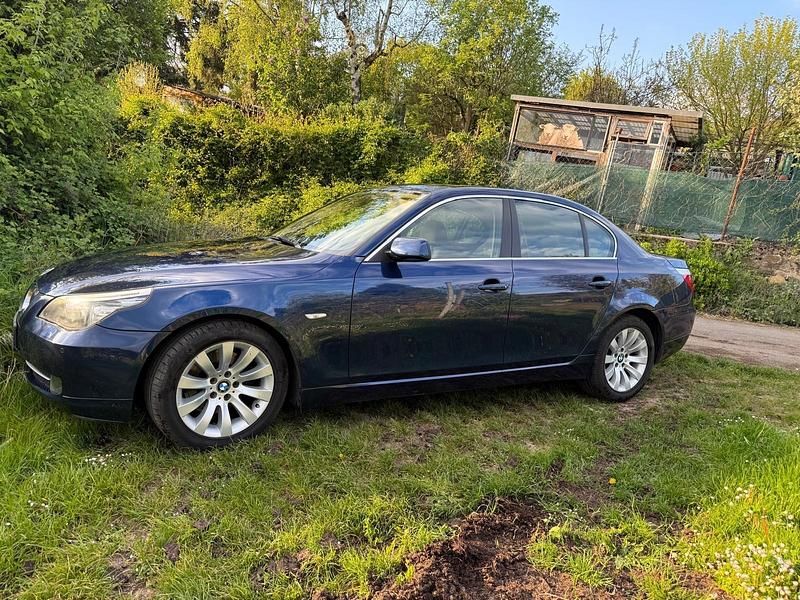 Gebraucht BMW 523 190 PS (139 kW) 2007 Blau Limousine