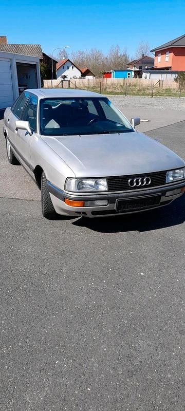 Silber Gebraucht 1988 Audi 90 Limousine | 2.550 € - Bild 1/4