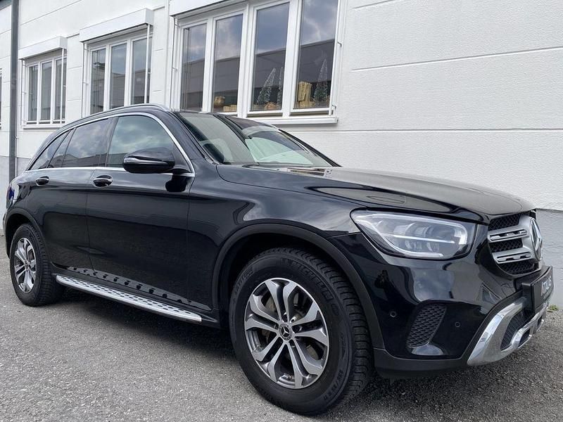 Gebraucht Mercedes GLC220 194 PS (142 kW) 2019 Schwarz SUV