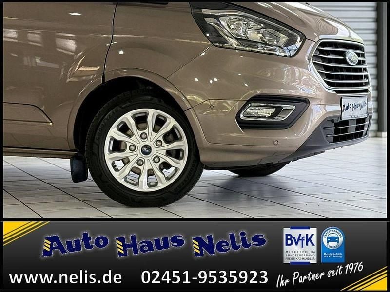 Gebraucht Ford Tourneo Titanium X 150 PS (110 kW) 2023 Silber Van / Kleinbus