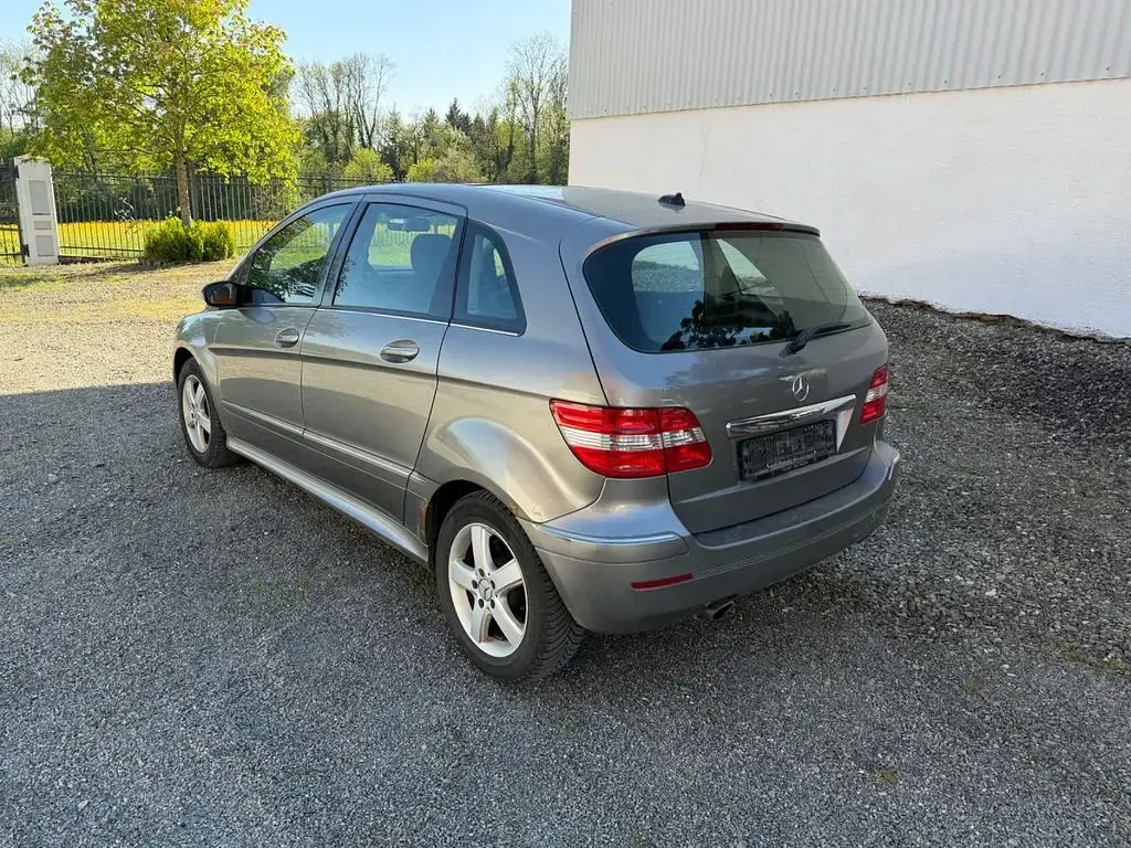 Używany Mercedes B170 116 KM (85 kW) 2005 Szary Minivan