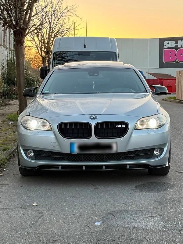 Gebraucht BMW 520 184 PS (135 kW) 2012 Silber Limousine