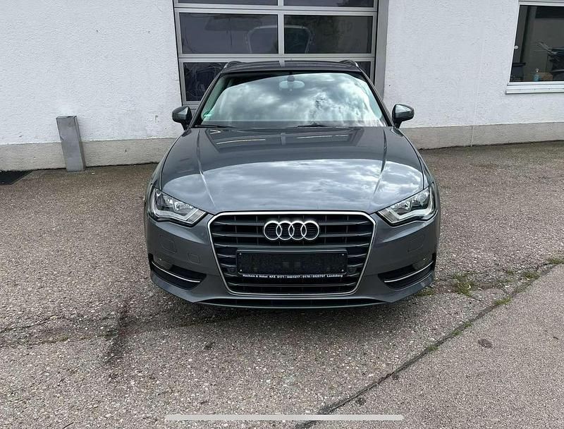Grau Gebraucht 2013 Audi A3 Ambition Kleinwagen | 10.380 € (Fairer Preis) - Bild 1/4