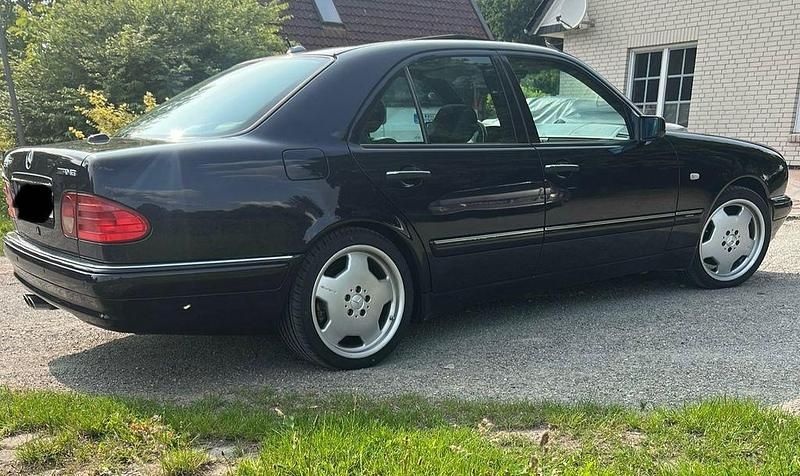 Gebraucht Mercedes E50 AMG AMG 347 PS (255 kW) 1997 Violet Limousine