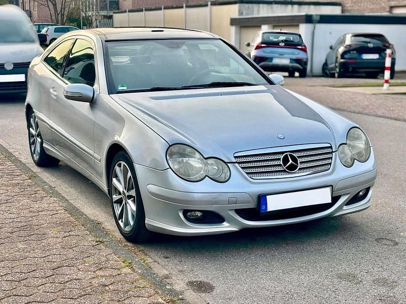 Gebraucht Mercedes C180 143 PS (105 kW) 2006 Grau Coupé