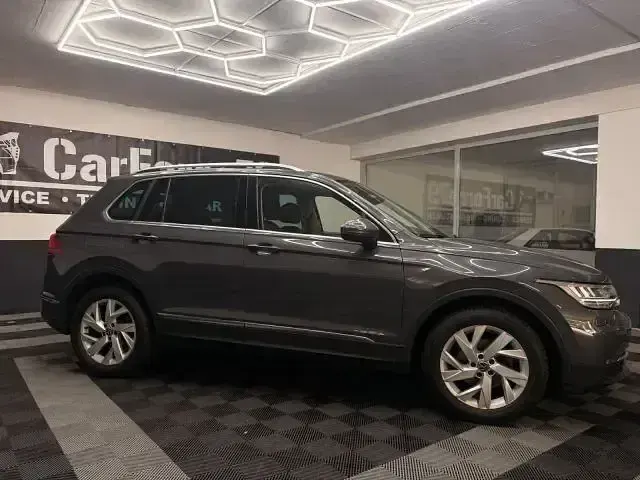 Gebraucht VW Tiguan 150 PS (110 kW) 2023 Grau SUV