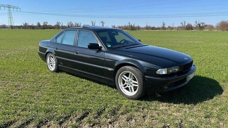 Gebraucht BMW 740 Sport Line 286 PS (210 kW) 2001 Schwarz Limousine