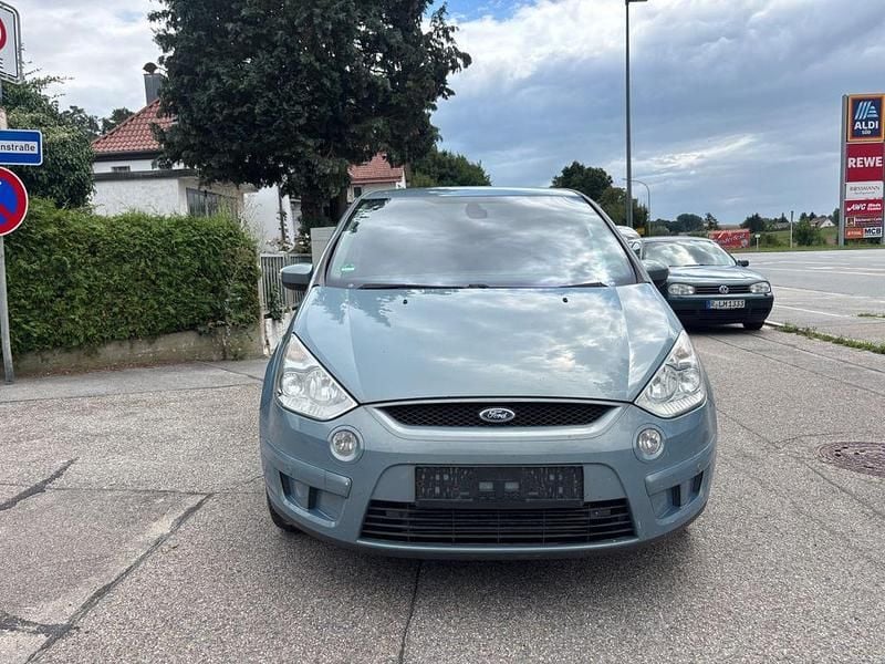 Gebraucht Ford S-MAX Titanium 140 PS (102 kW) 2010 Grau Van / Kleinbus