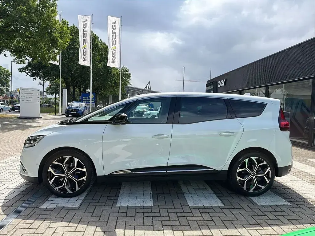 Gebraucht Renault Grand Scénic IV Techno 140 PS (102 kW) 2022 Arktisweiß Van / Kleinbus