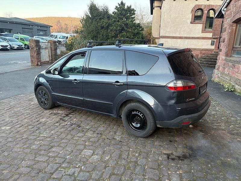 Gebraucht Ford S-MAX Titanium 140 PS (102 kW) 2009 Grau Van / Kleinbus