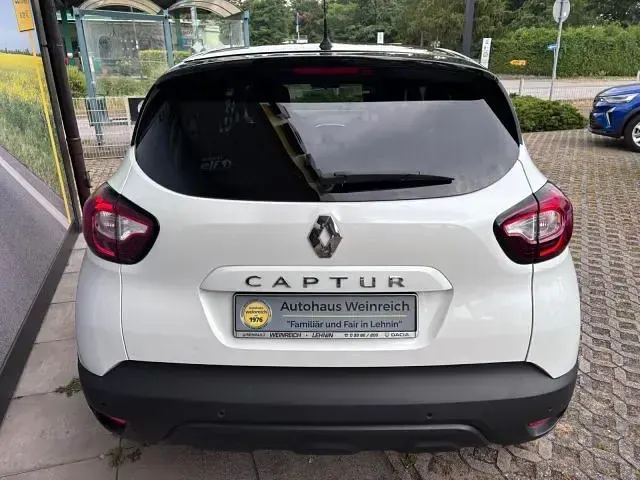 Gebraucht Renault Captur 131 PS (96 kW) 2019 Weiß/schwarz SUV