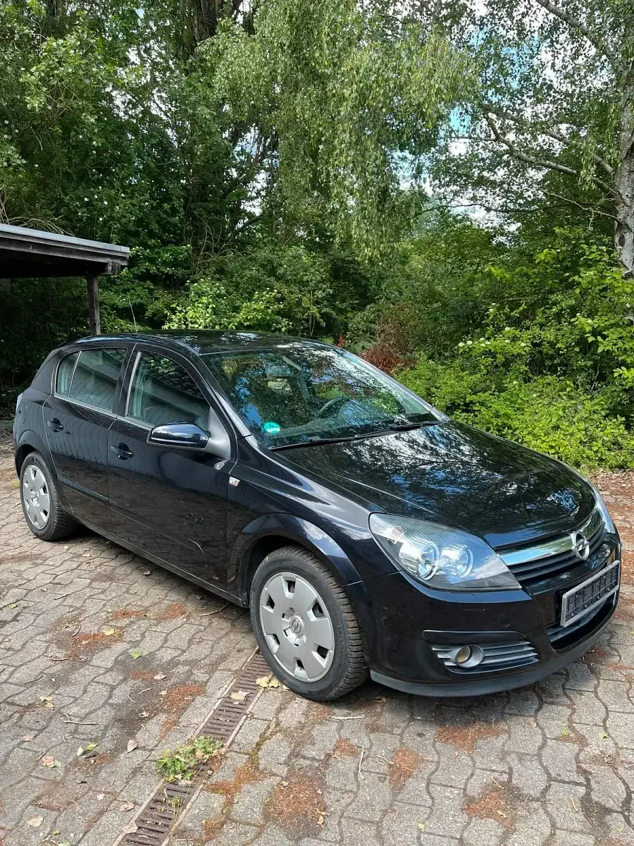 Gebraucht Opel Astra 105 PS (77 kW) 2004 Schwarz Kleinwagen