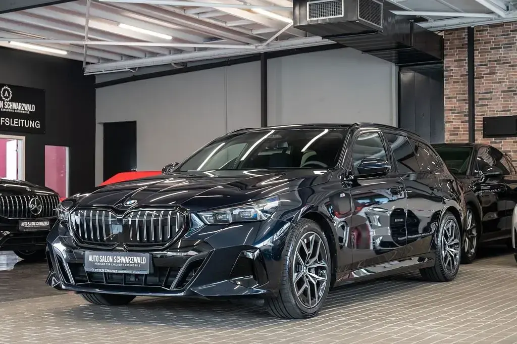 Gebraucht BMW 540 M Sport 303 PS (222 kW) 2024 Schwarz Limousine