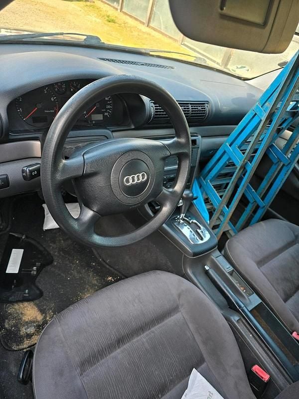 Gebraucht Audi A4 150 PS (110 kW) 2001 Schwarz Kombi