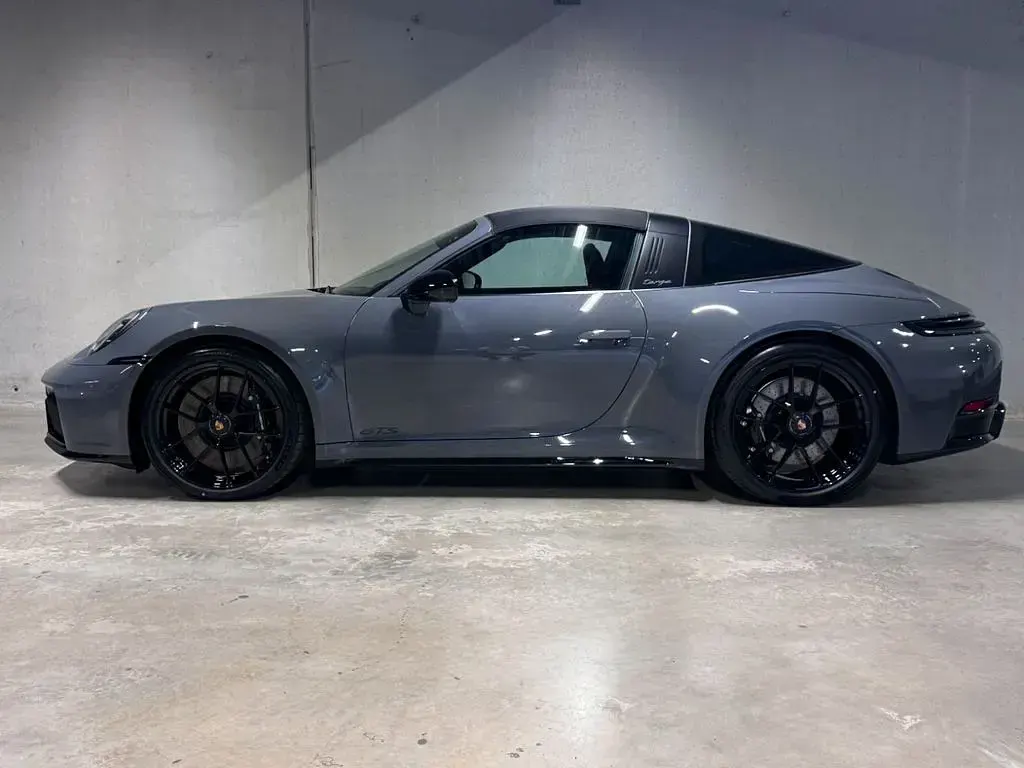 Neu Porsche 911 Targa 4 541 PS (397 kW) 2025 Grau Cabrio