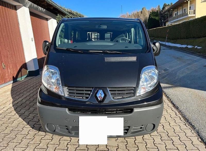 Gebraucht Renault Trafic 114 PS (83 kW) 2012 Schwarz Van / Kleinbus