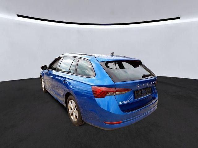Gebraucht Skoda Octavia Ambition 150 PS (110 kW) 2023 Raceblau metallic Kombi