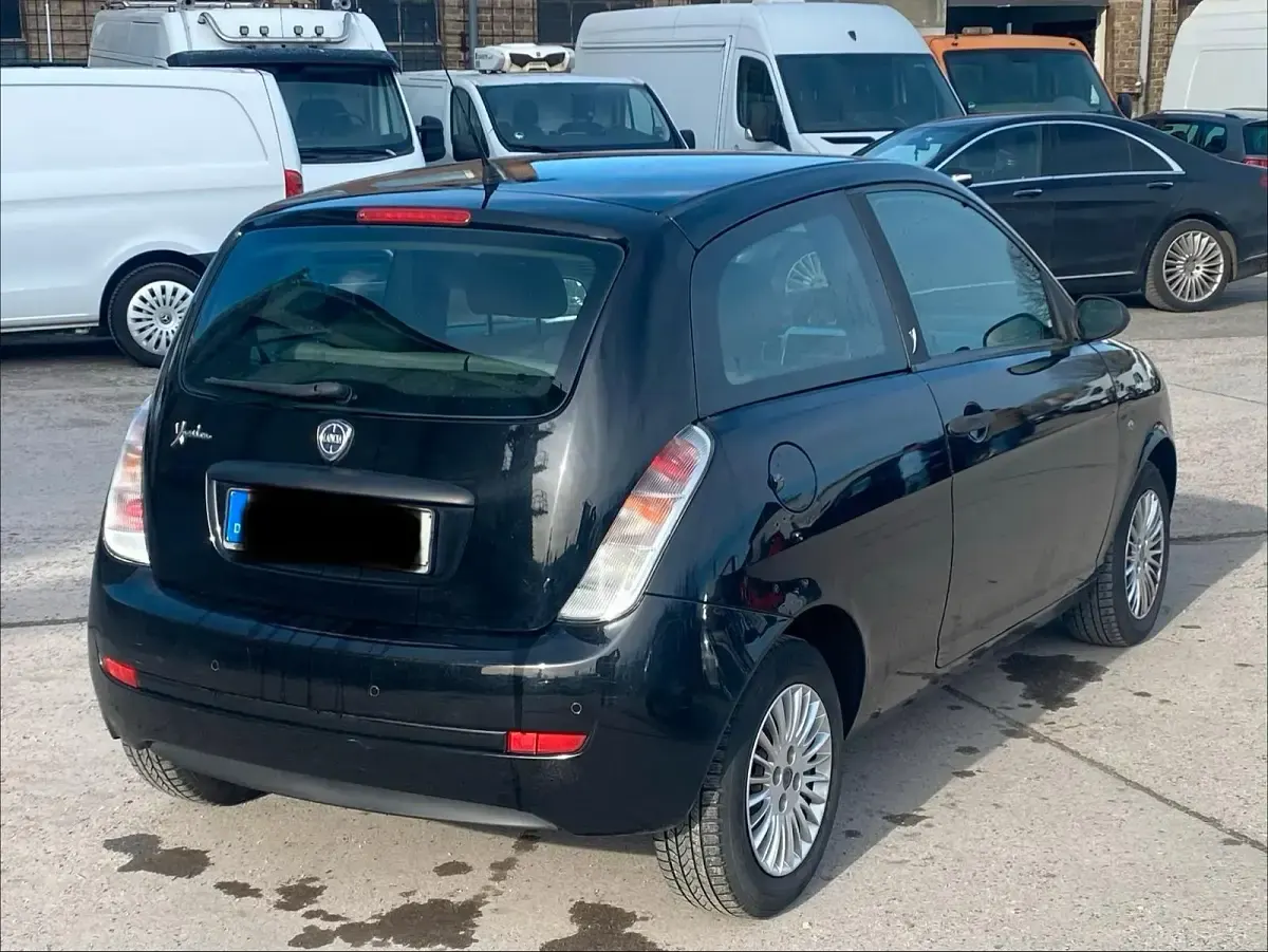 Usata Lancia Ypsilon 77 CV (56 kW) 2009 Viola Utilitaria