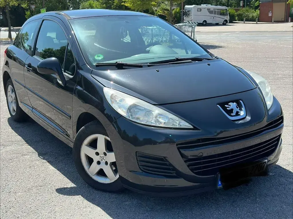 Gebraucht Peugeot 207 73 PS (53 kW) 2010 Schwarz Limousine