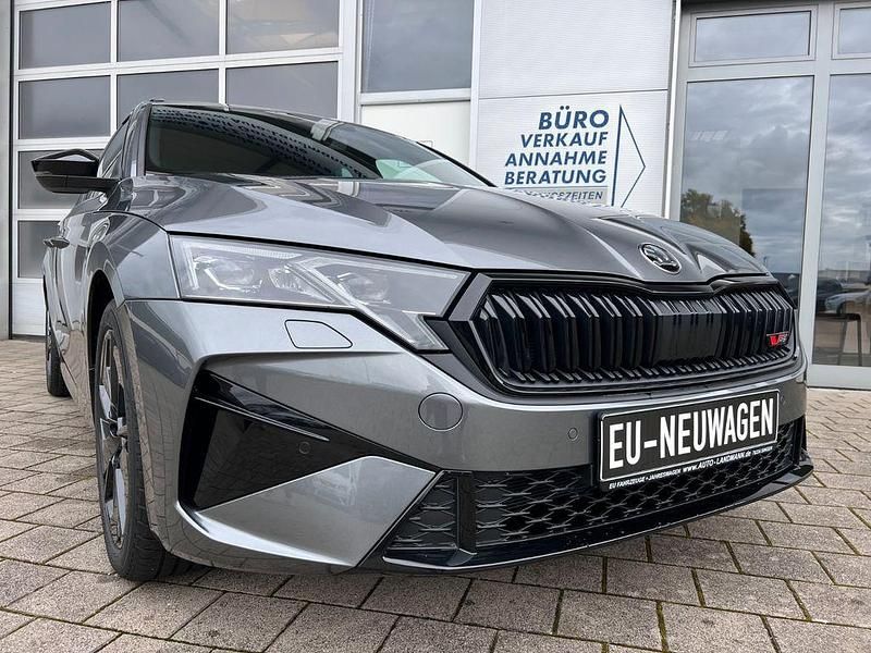 Grau Neu 2025 Skoda Octavia RS Kombi | 38.890 € (Superpreis) - Bild 1/4