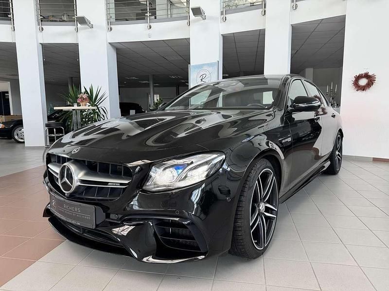 Obsidianschwarz metalliclack Gebraucht 2017 Mercedes E63 AMG AMG Limousine | 64.900 € - Bild 1/4