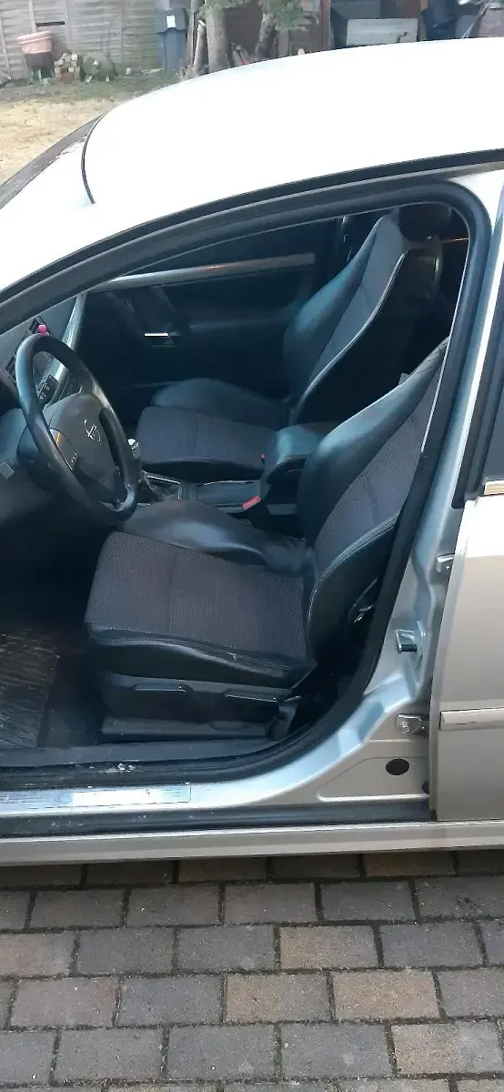 Używany Opel Vectra GTS 122 KM (89 kW) 2003 Srebrny Sedan/Limuzyna