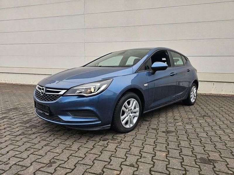 Gebraucht Opel Astra Edition 95 PS (69 kW) 2016 Azur blau (m2) Limousine