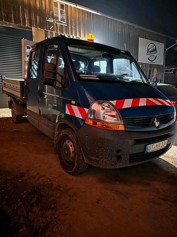 Gebraucht Renault Master 120 PS (88 kW) 2010 Grün Limousine