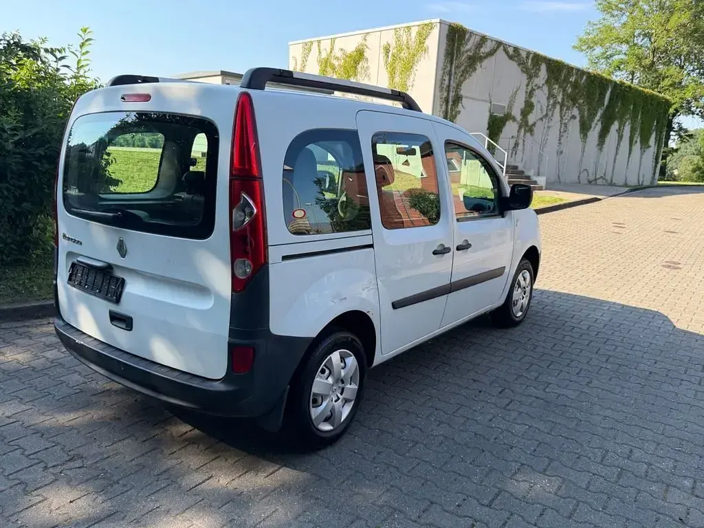 Gebraucht Renault Kangoo Expression 106 PS (77 kW) 2008 Weiß Van / Kleinbus