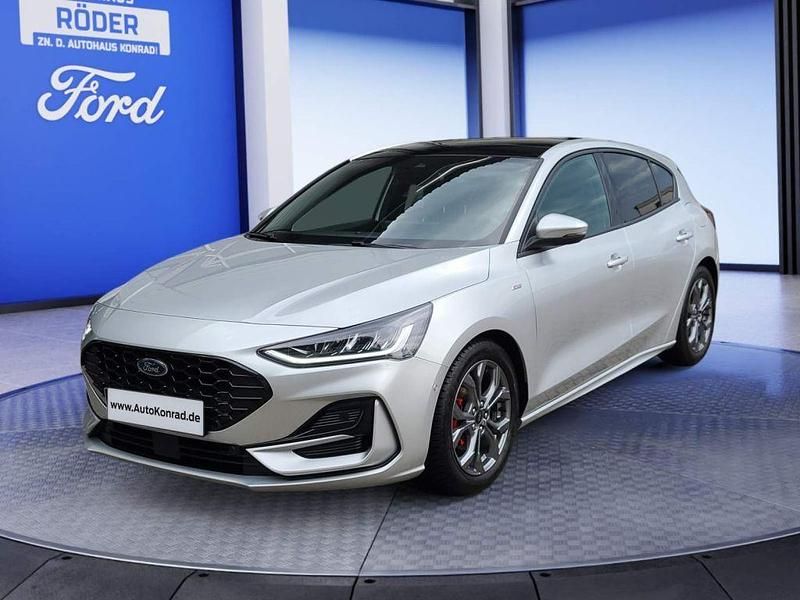 Gebraucht Ford Focus ST-Line 116 PS (85 kW) 2023 Moondust silber metallic Limousine