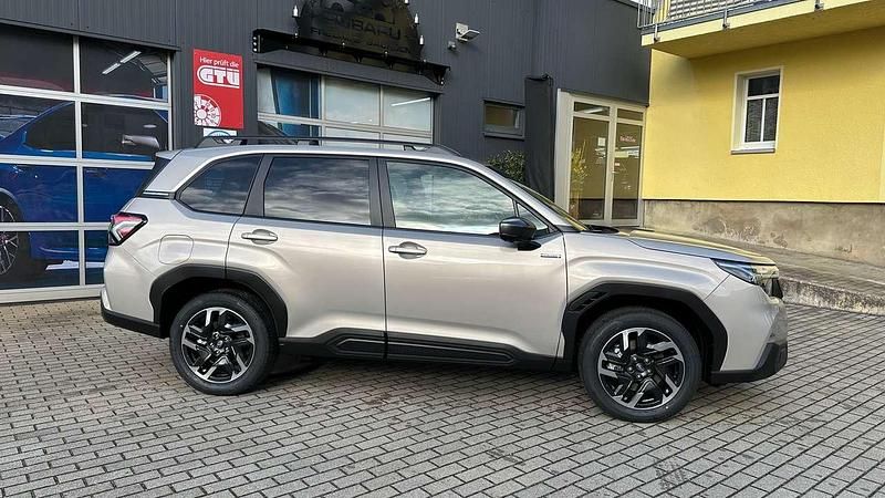 Gebraucht Subaru Forester Active 136 PS (100 kW) 2025 Cashmere gold opal yfc SUV