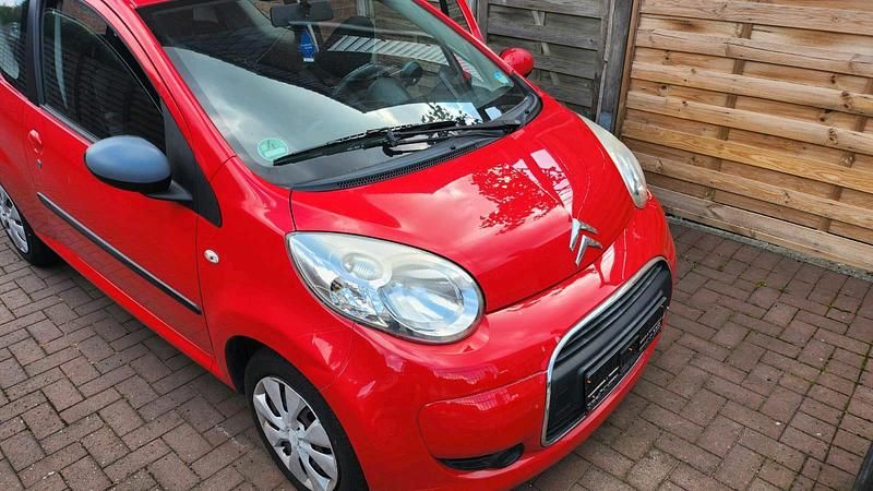 Rot Gebraucht 2009 Citroën C1 Kleinwagen | 600 € (Guter Preis) - Bild 1/4