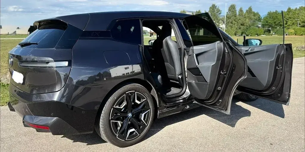 Gebraucht BMW iX Sport Line 384 kW (523 PS) 2024 Grau SUV