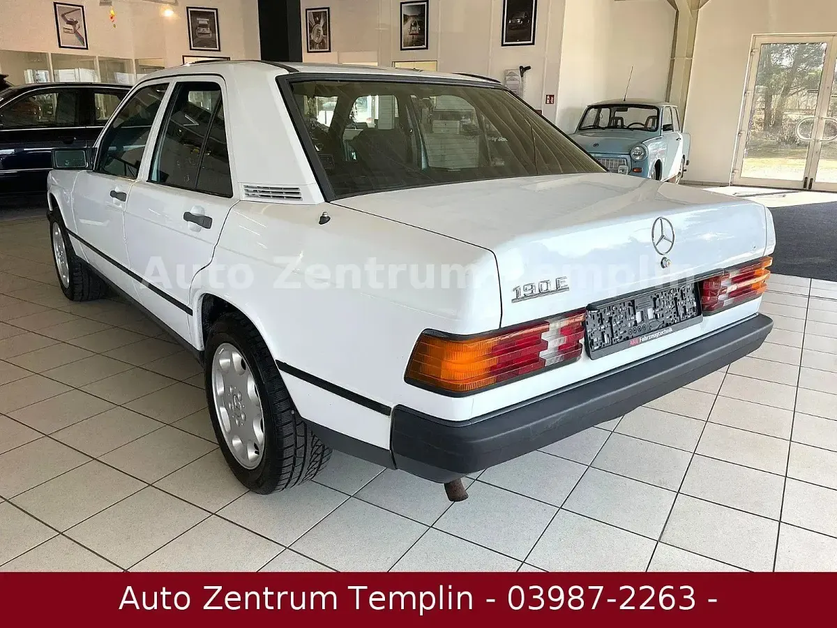 Gebraucht Mercedes 190 122 PS (89 kW) 1985 Weiß Limousine