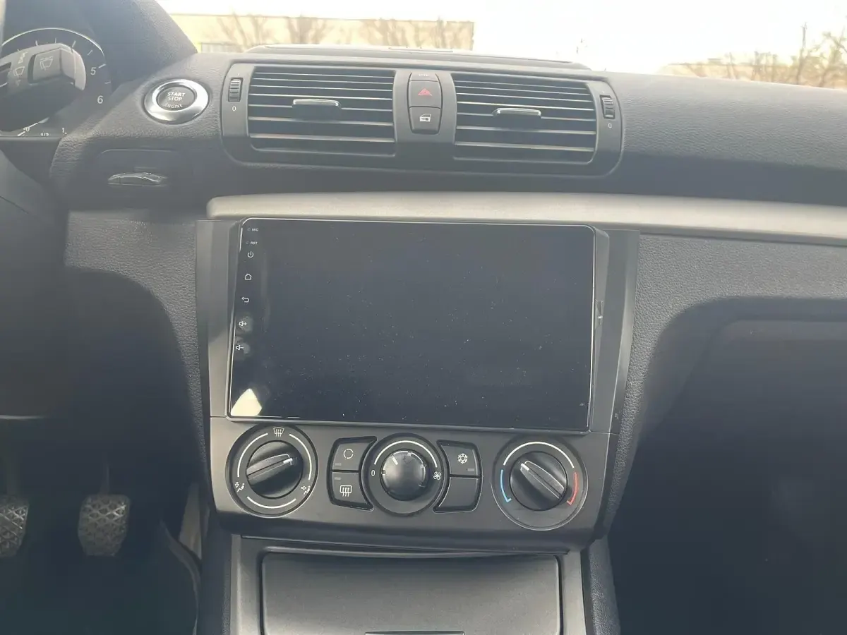 Second-hand BMW 116 122 CP (89 kW) 2007 Negru Hatchback