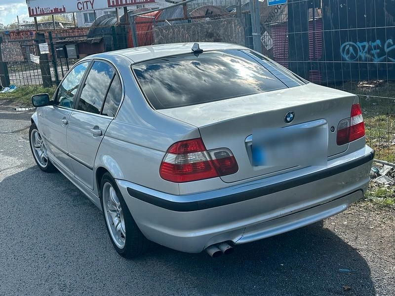 Gebraucht BMW 325 192 PS (141 kW) 2002 Silber Limousine