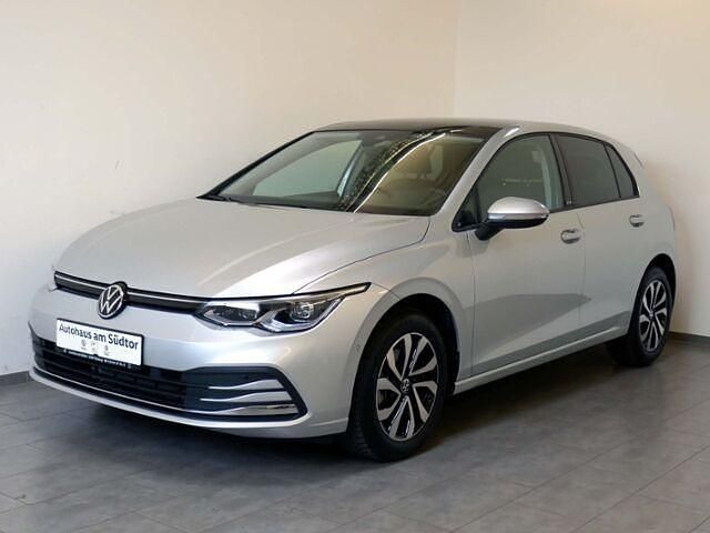 Gebraucht VW Golf VIII Active 131 PS (96 kW) 2021 Reflexsilber metallic/reflexsi Limousine