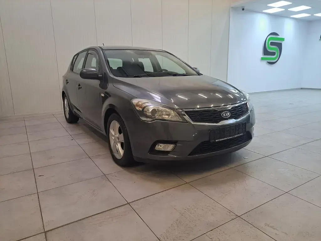 Gebraucht Kia Ceed 116 PS (85 kW) 2012 Grau Kleinwagen